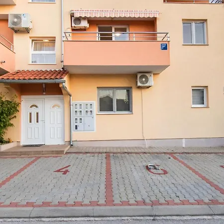 Apartment Monika *