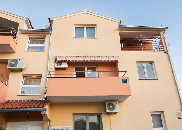 Apartment Monika Vodice